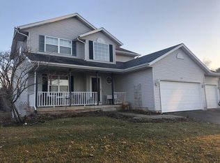 905 S Oak Creek Dr, Genoa, IL 60135