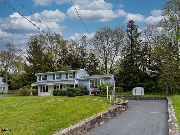 2nd image of 160 Wynn Wood Dr