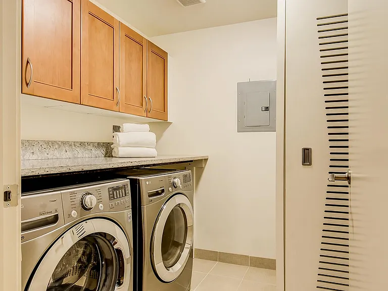 10650 NE 9th Pl #525 — Photo 12