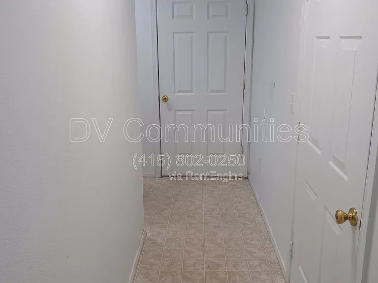 2571 NW Cedar Ave #1 — Photo 4