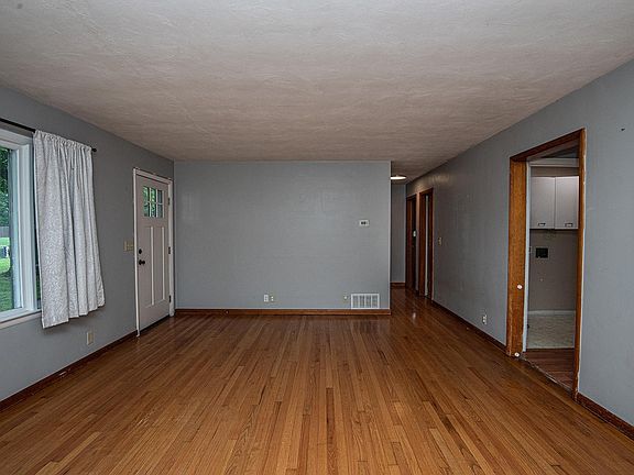 3rd image of 119 Bentley Rd