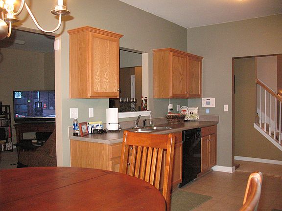 Eat in area; open to living