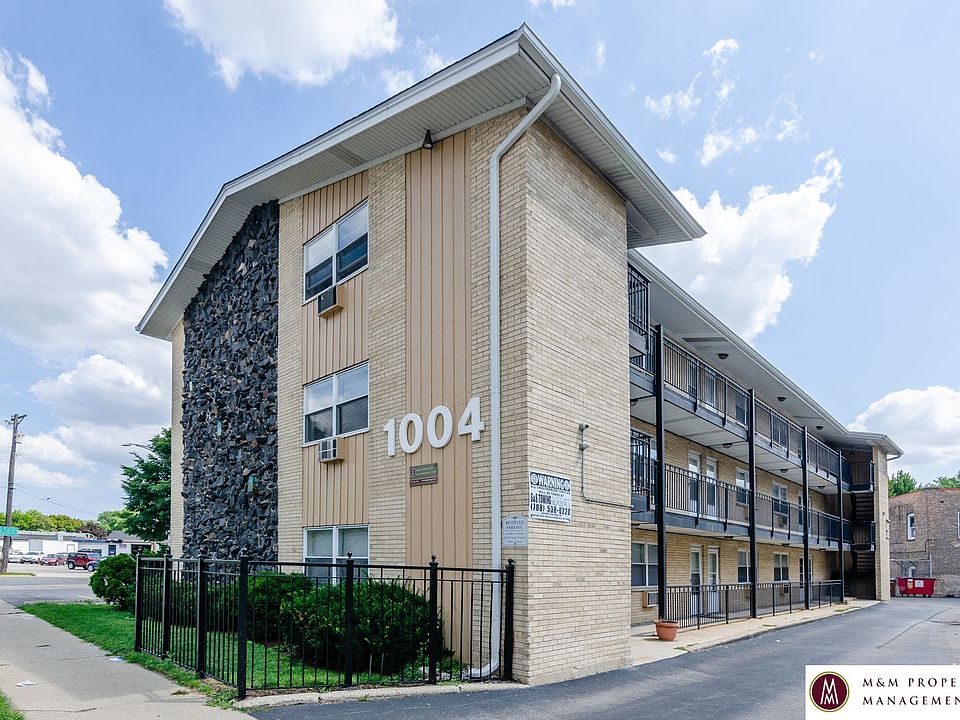 1st image of 1004 S Des Plaines Ave #4