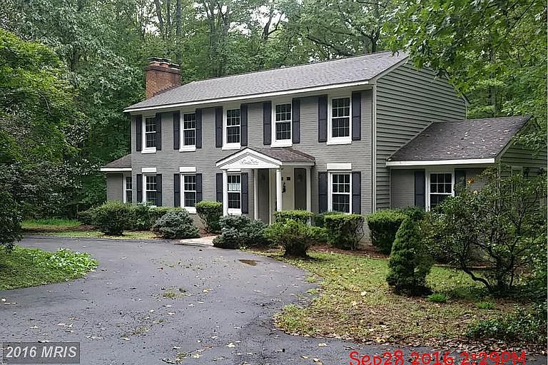 beautiful neighborhood, beautiful home!