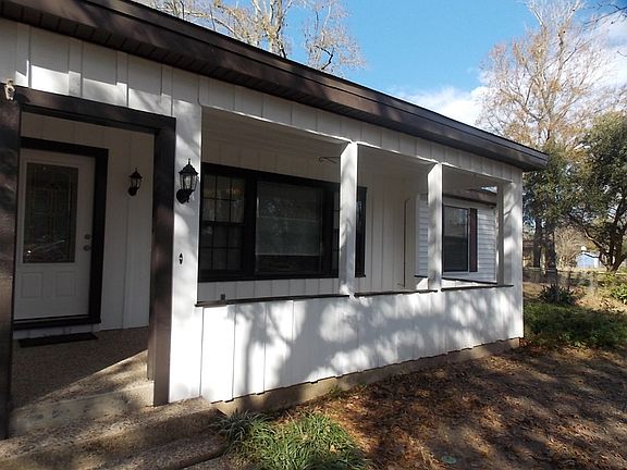 2nd image of 465 Belvedere Dr