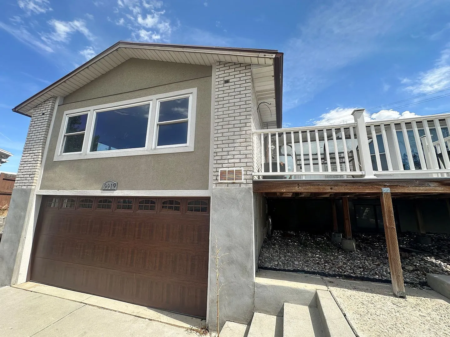 6 Bedroom Home — Photo 2