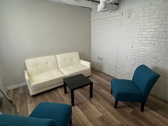 5th image of 2437 Bruce Way