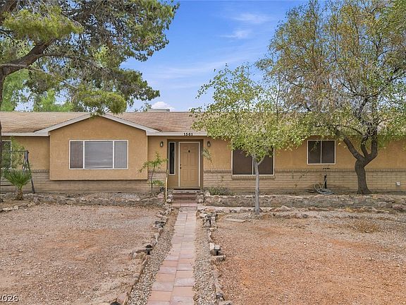 2nd image of 1561 Equestrian Dr