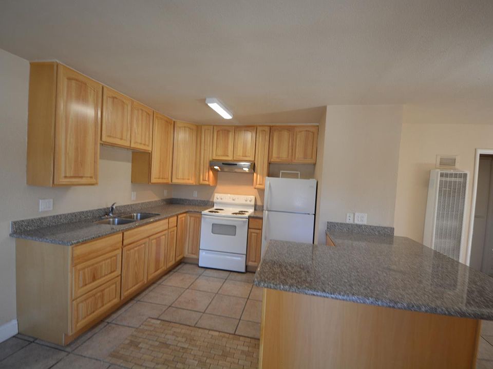 1st image of 115 W Hamilton Ave