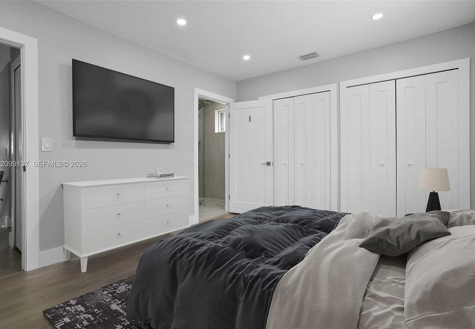 Coral Villas West Condo — Photo 3