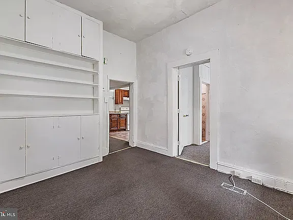 2218 Roslyn Ave #2 — Photo 4