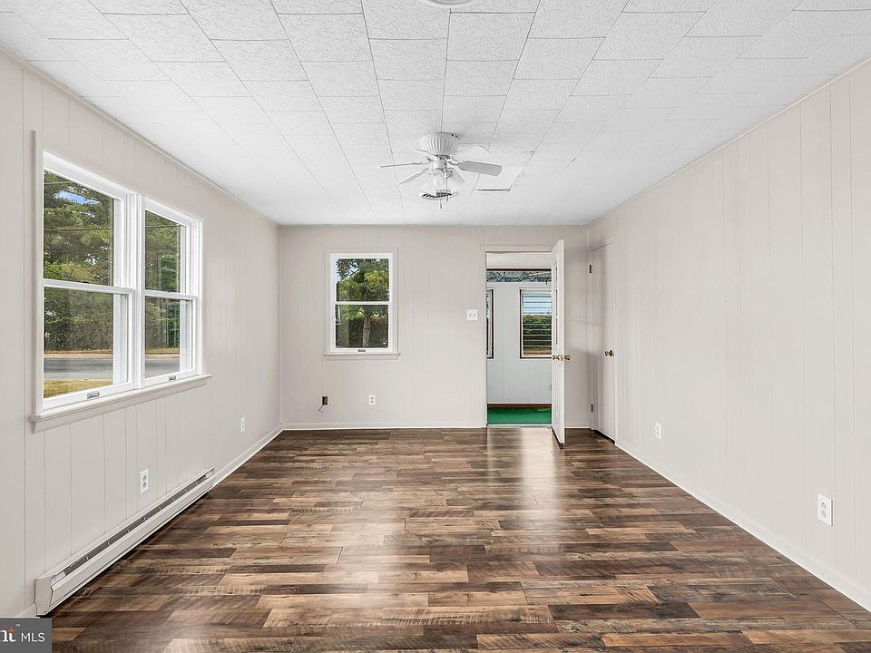 1st image of 1003 Roslyn Ave