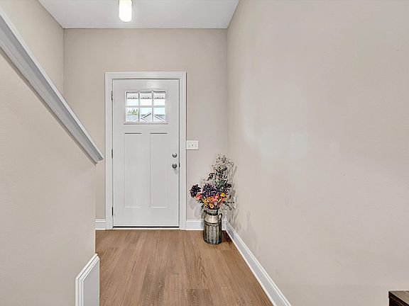 3rd image of 5787 Huntridge Rd
