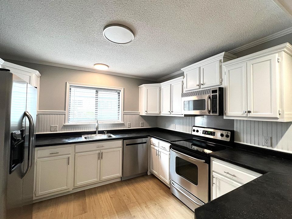 1st image of 7 Lake Dr APT C-1