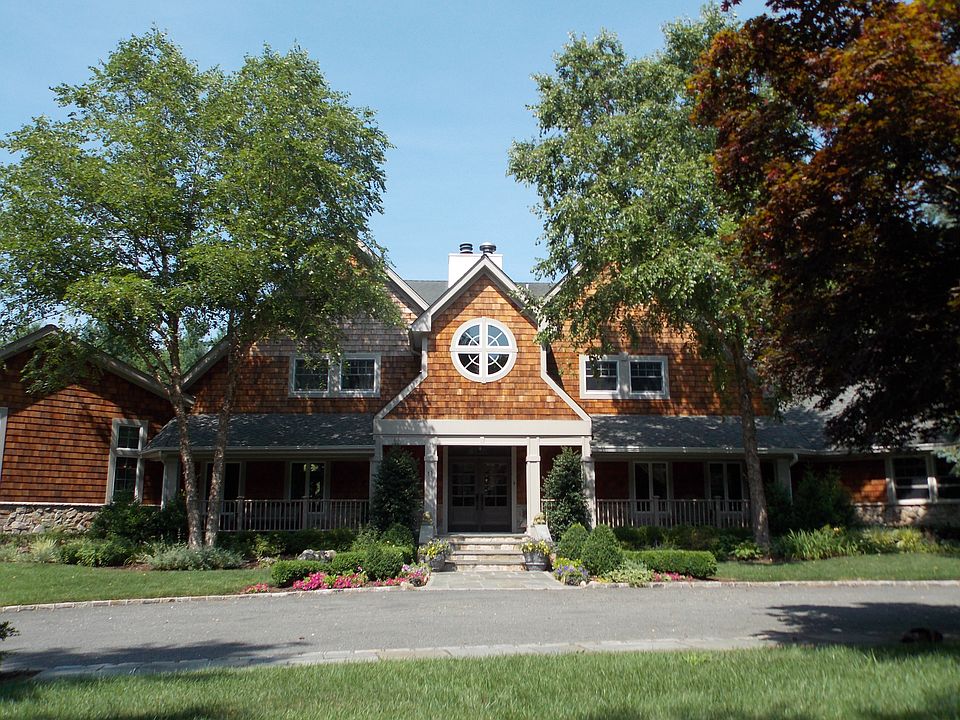 1st image of 11 Fox Meadow Ln