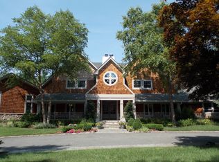 11 Fox Meadow Ln, Lloyd Harbor, NY 11743