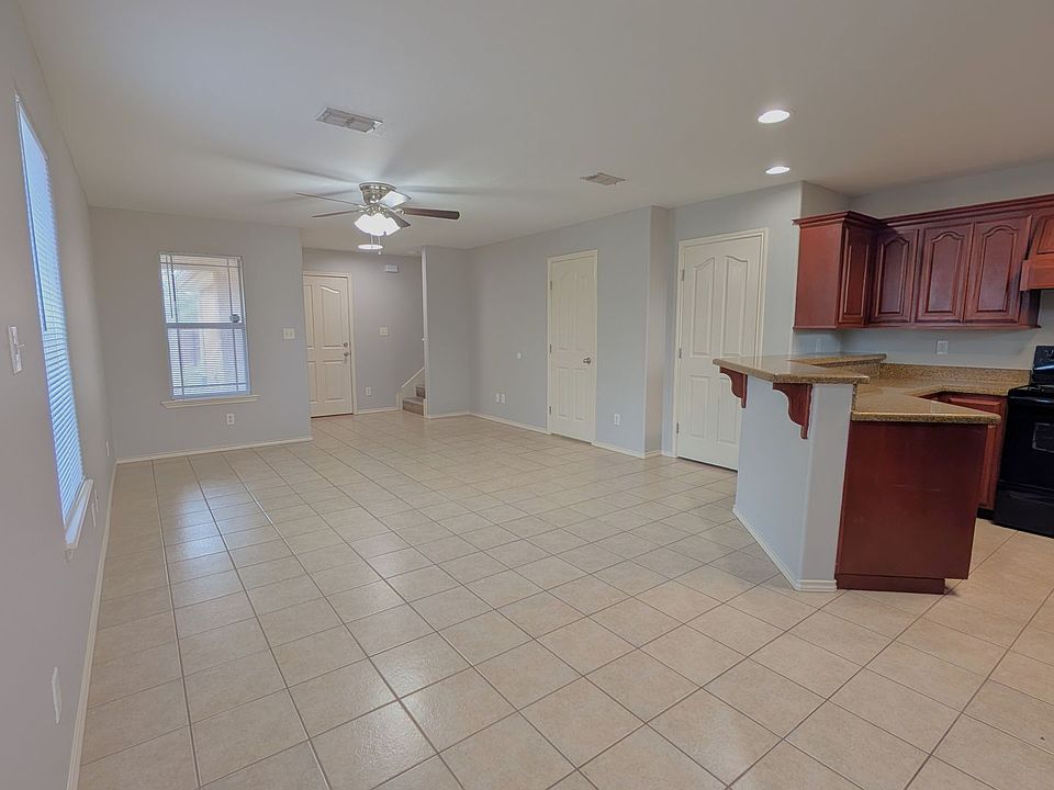 1st image of 501 E Arroyo Dr #4