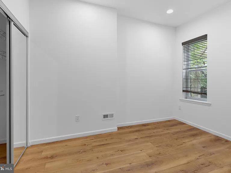 2516 W Master St — Photo 21