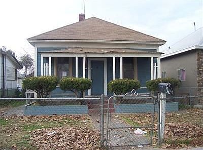 2nd image of 239 N Mariposa St