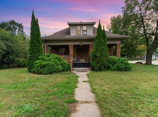 151 S Cedar St, Belle Plaine, MN 56011