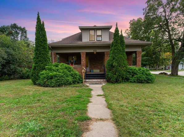 151 S Cedar St, Belle Plaine, MN 56011