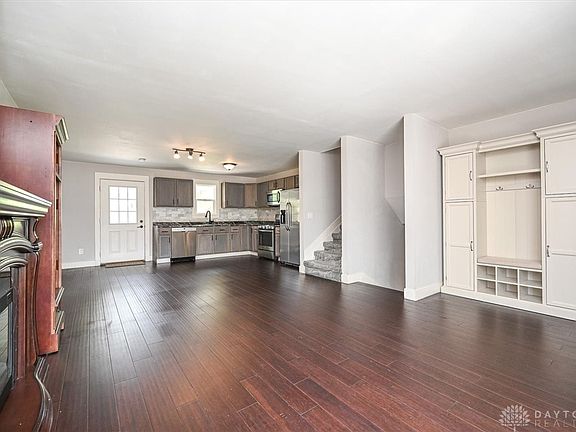 4th image of 11449 Framingham Dr