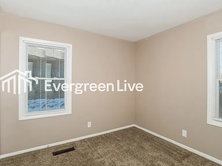 9502 Crestbrook Dr — Photo 10