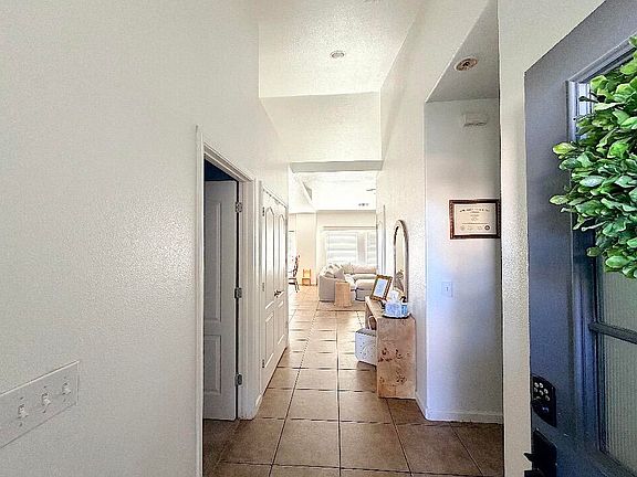 2nd image of 1333 Butte Street