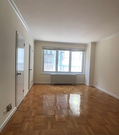 4th image of 210 Central Park S APT 2
