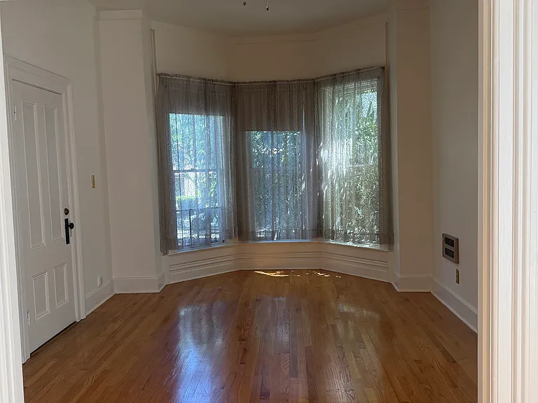 2312 H St #3 — Photo 6
