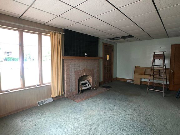 5th image of 3712 Woodlawn Way