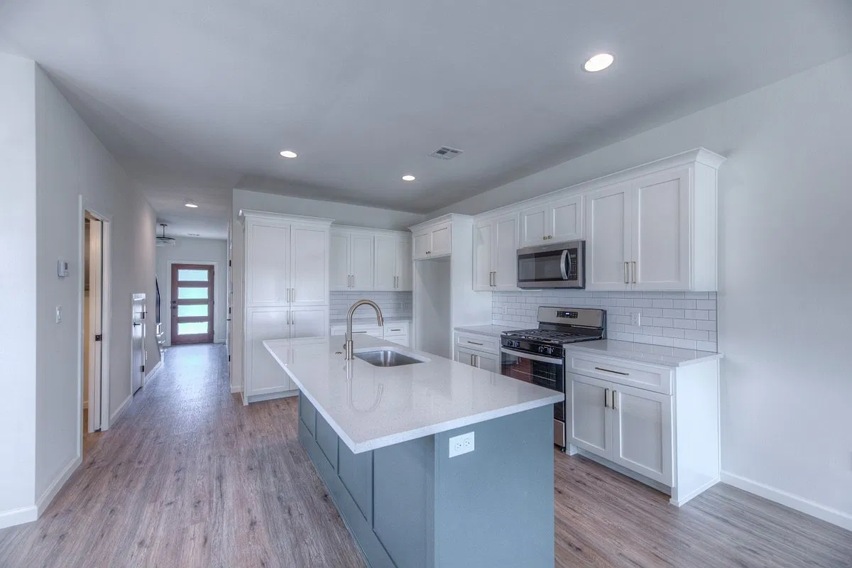 3 bed, 2.5 bath, 1532 sqft, $1,900 — Photo 2