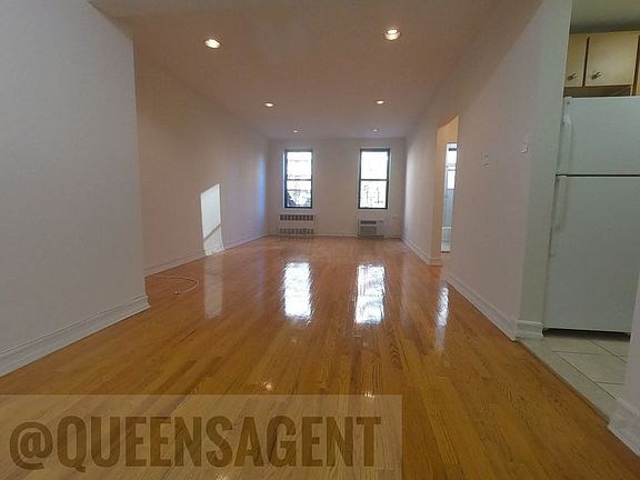 4th image of 10311 68th Dr APT 2D