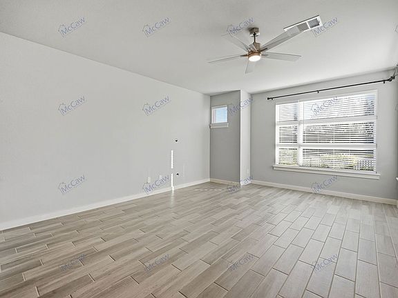 3rd image of 358 Oakbend Dr