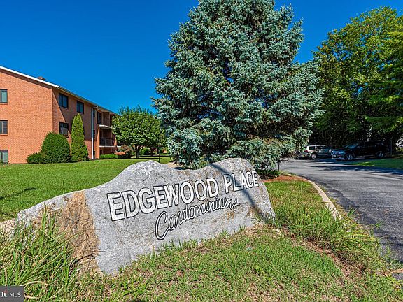 3rd image of 1631 Edgewood Pl APT 203