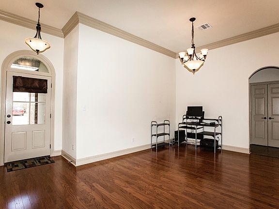 4th image of 5123 Wildwood Dr