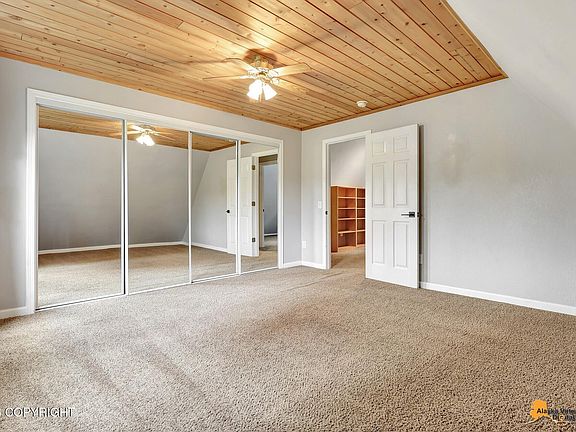 5th image of 4000 N Grey Wolf Dr