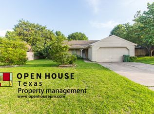 838 N Riverside Dr, Grapevine, TX 76051