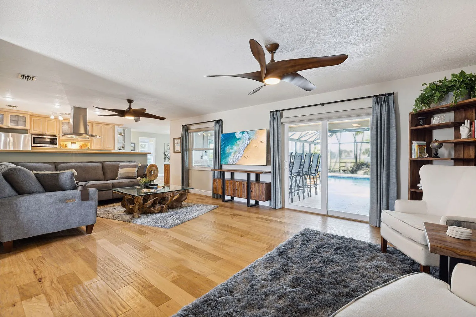 3 bed, 2.0 bath, 1776 sqft, $11,373 — Photo 4