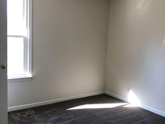 4th image of 326 Kelsey Dr