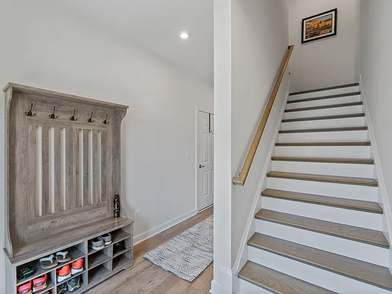 1810 Fowler St — Photo 2