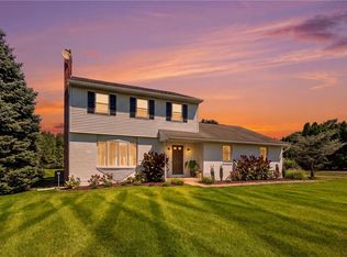 6962 Salinka Sq E, Bethlehem, PA 18017