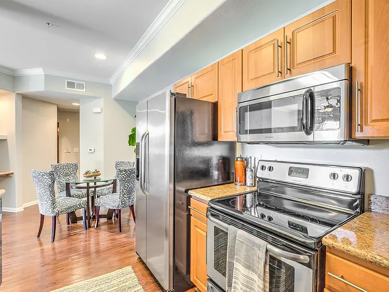 Stone Canyon Apartments — Photo 30