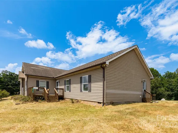 664 Old Mars Hill Hwy, Weaverville, NC 28787