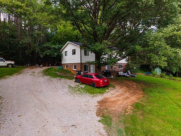 4th image of 1013 McDuffee Ln
