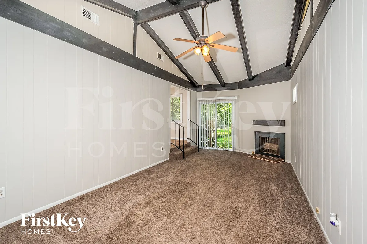 Building Photo - 129 Briar Grove Dr