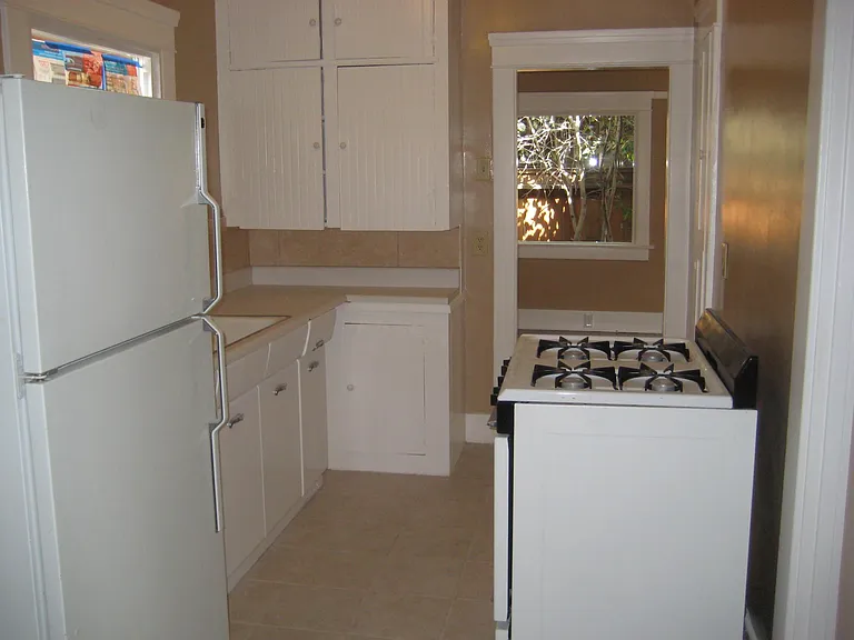 291 Redondo Ave — Photo 7