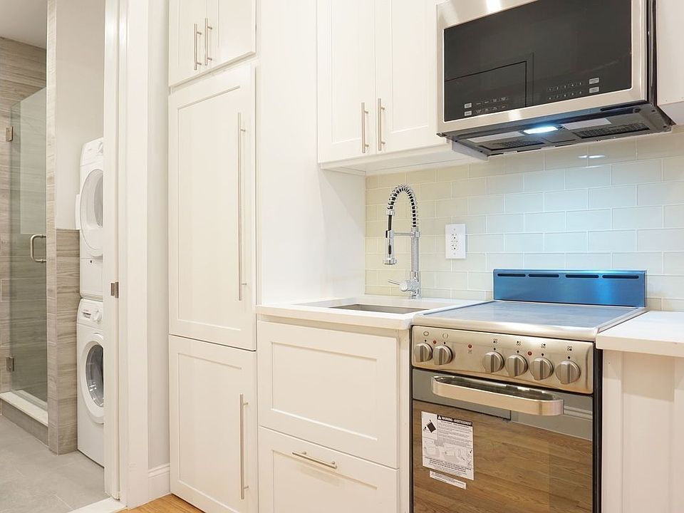 2nd image of 223 E 89th St #1RE