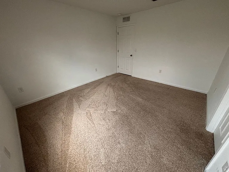 9015 Gifford Dr — Photo 14