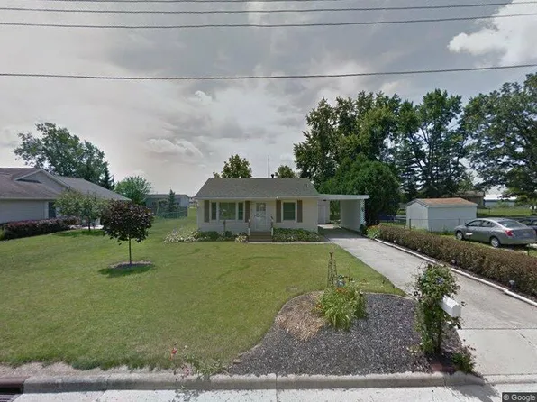 1001 Race St, Wapakoneta, OH 45895